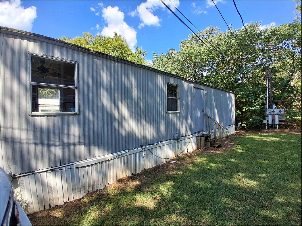2 bed, 840 sqft, $750 — Photo 2