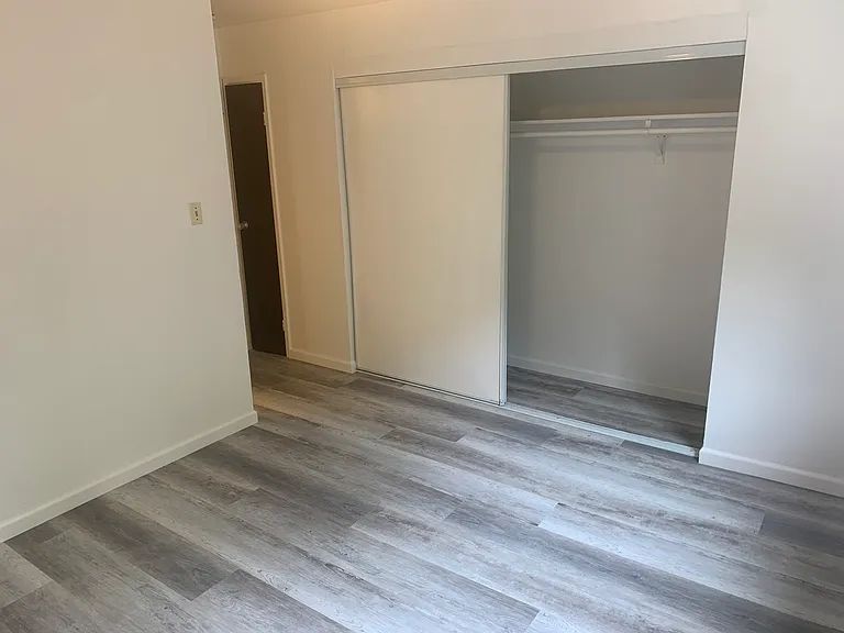 479 Crescent St #12 — Photo 3