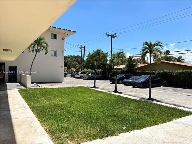 1014 Salzedo St #103 — Photo 4