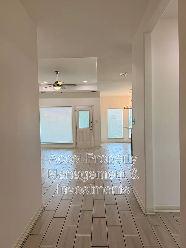 3 bed, 2.0 bath, 1508 sqft, $1,625 — Photo 3
