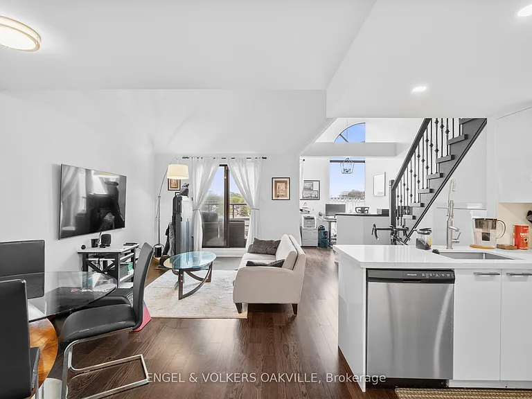 100 Bronte Rd #416 — Photo 4
