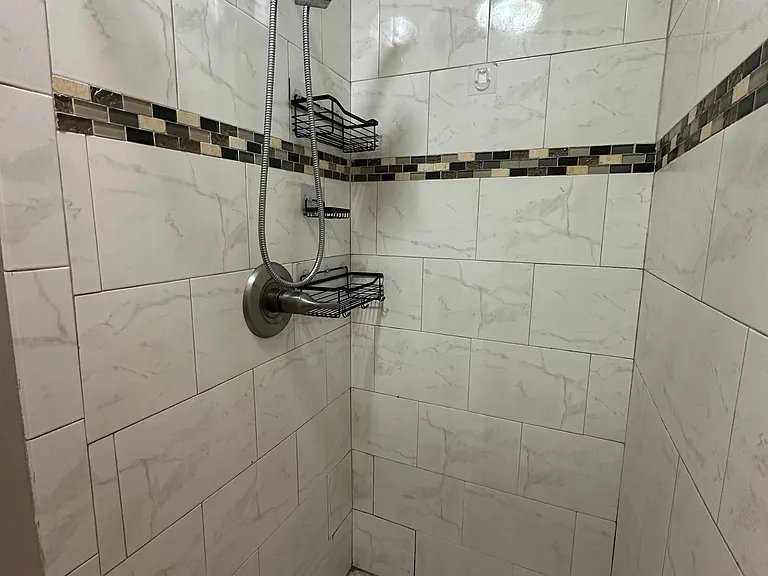 28 E Grand Ave #1B — Photo 9