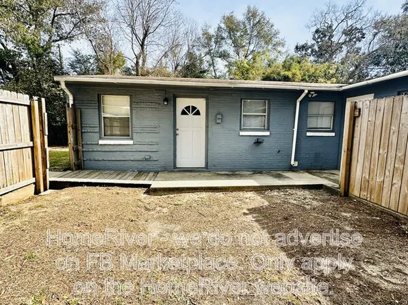 2 Holmes Dr #B, Pensacola, FL 32507