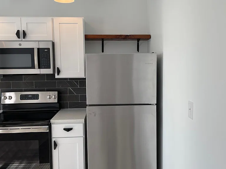 431 Blackford St #2 — Photo 15