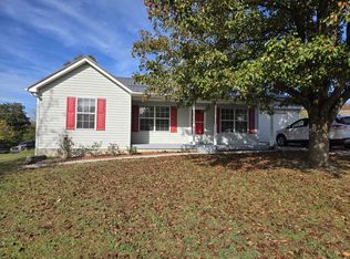 60 Patterson Cir, Mc Ewen, TN 37101