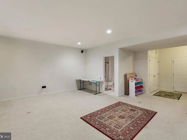 23377 Lewis Hunt Sq — Photo 36