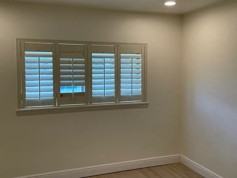 Window in 2nd bedroom