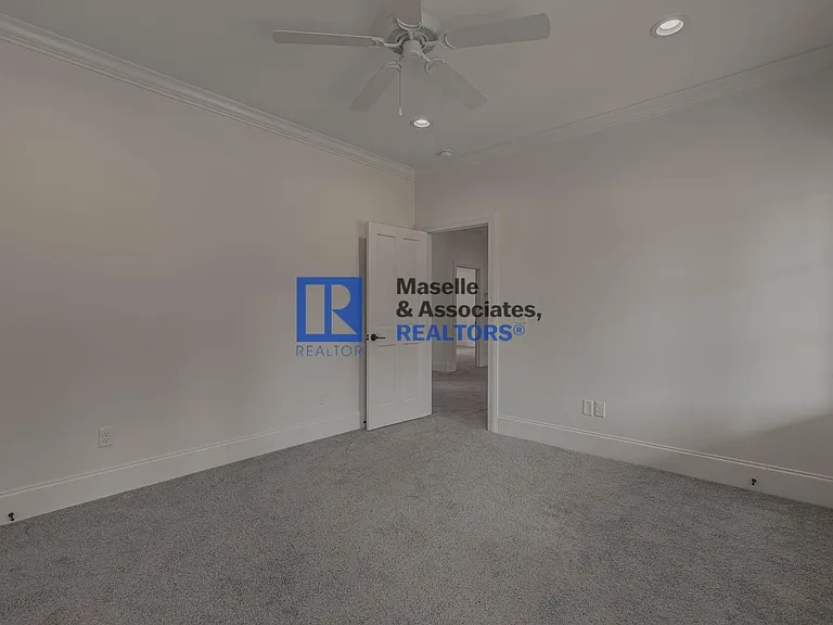 412 Dover Ln — Photo 68