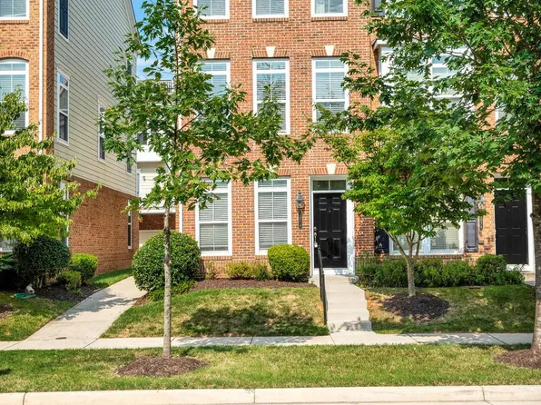 3074 Waterloo Ln, Fairfax, VA 22031