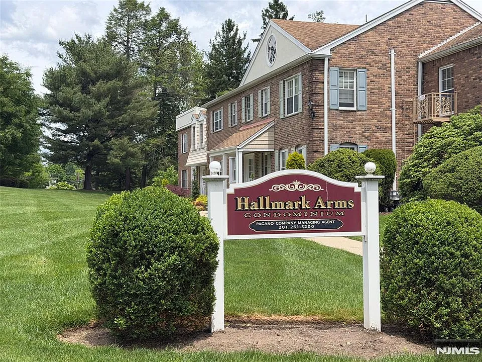 358 Maple Ave #4