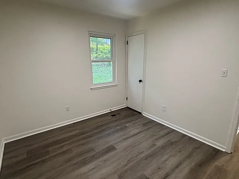 2535 Martin Cir — Photo 19