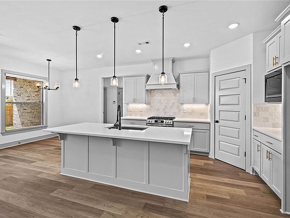 4th image of 3003 SW Little Elm Loop