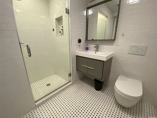 Rented by Compass | media 86