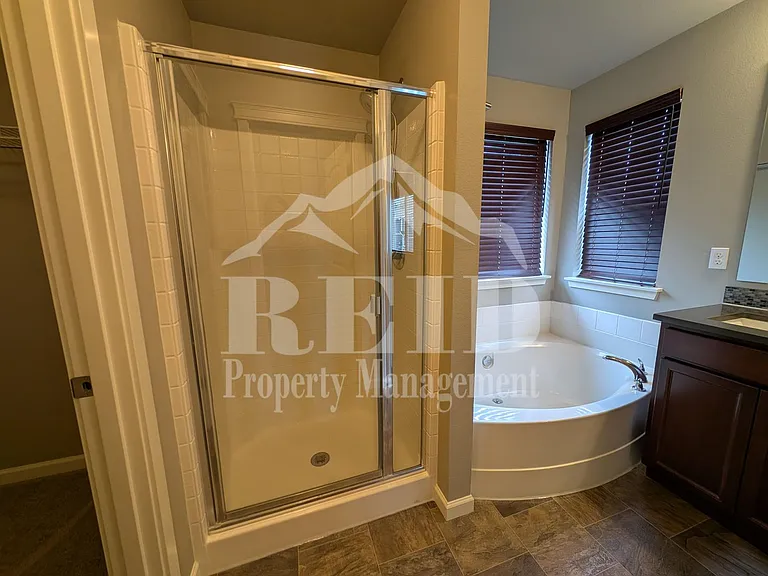 3887 Portside Dr — Photo 28
