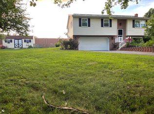 2289 Seitz Dr, Lancaster, PA 17601