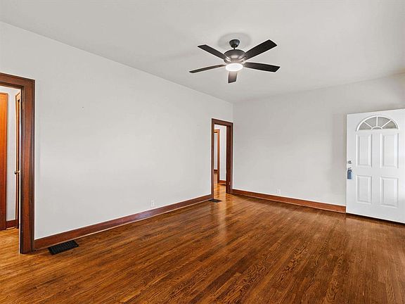 4th image of 621 E 24th St