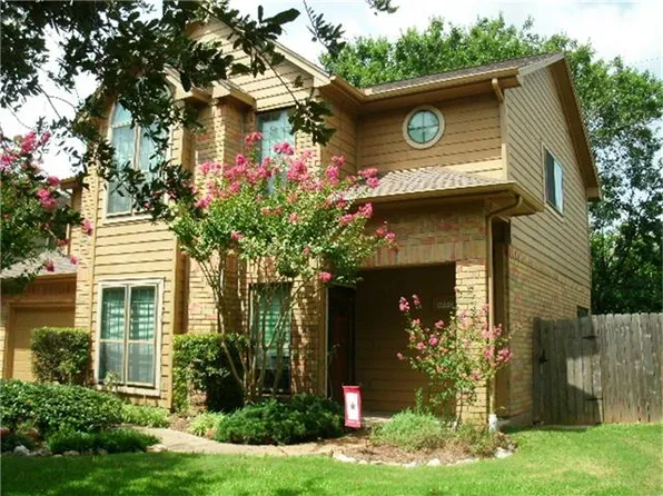 3030 Great Lakes Ave, Sugar Land, TX 77479