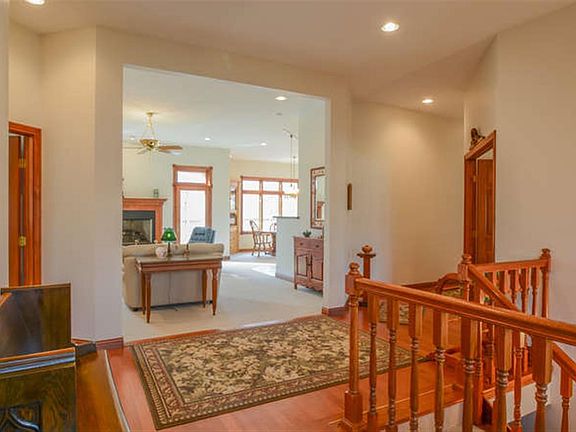 5th image of 153 Hilltop Ln