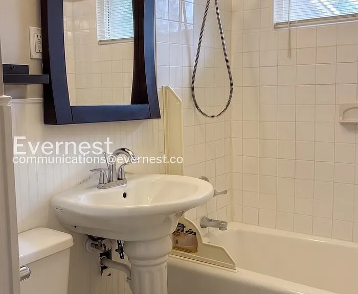 380 Martin Dr — Photo 6