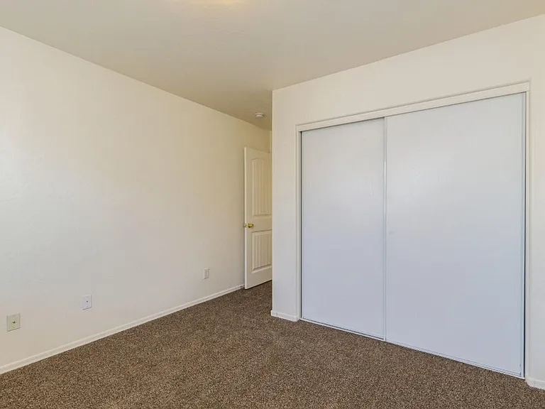 10018 W Winslow Ave — Photo 15
