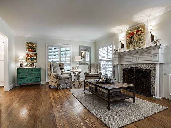 4th image of 4329 Hyer St