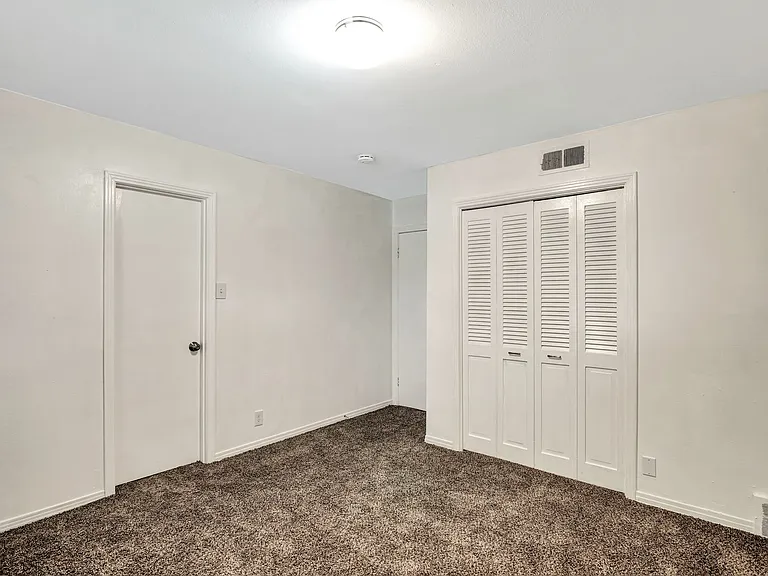 1007 Newberry Dr — Photo 24
