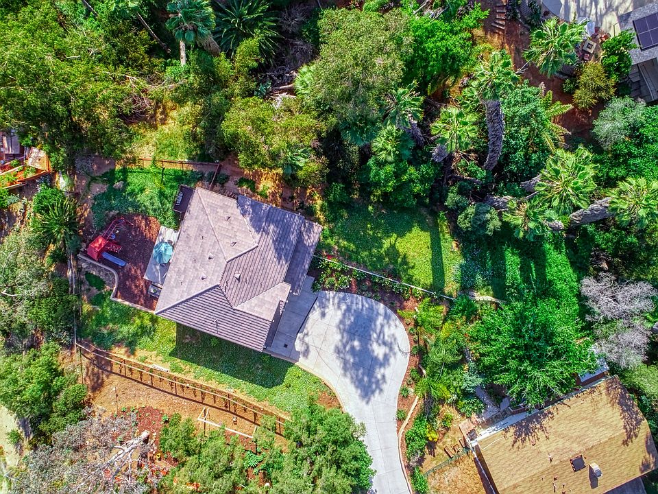 1st image of 9323 Carmichael Dr