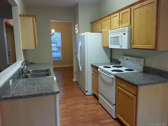 3rd image of 6718 Beverly Springs Dr #6718