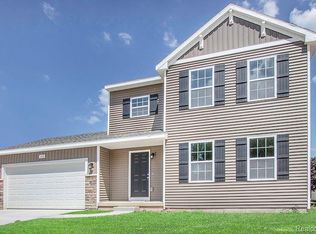 8370 Majestic Blvd, Fowlerville, MI 48836