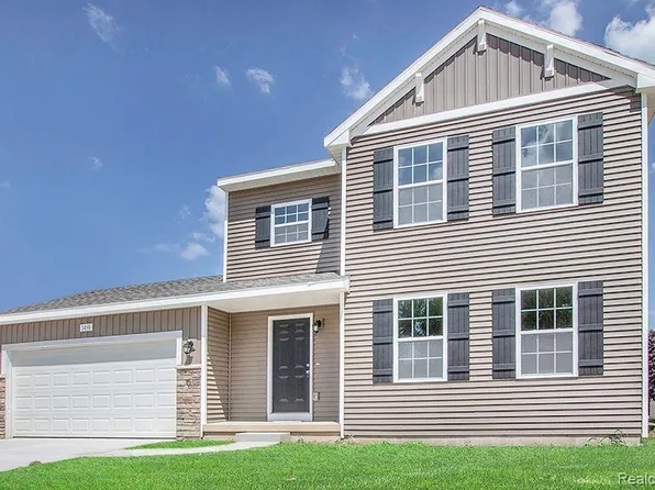 8370 Majestic Blvd, Fowlerville, MI 48836