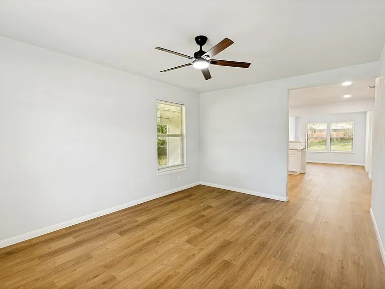 2935 Lasses Blvd — Photo 5