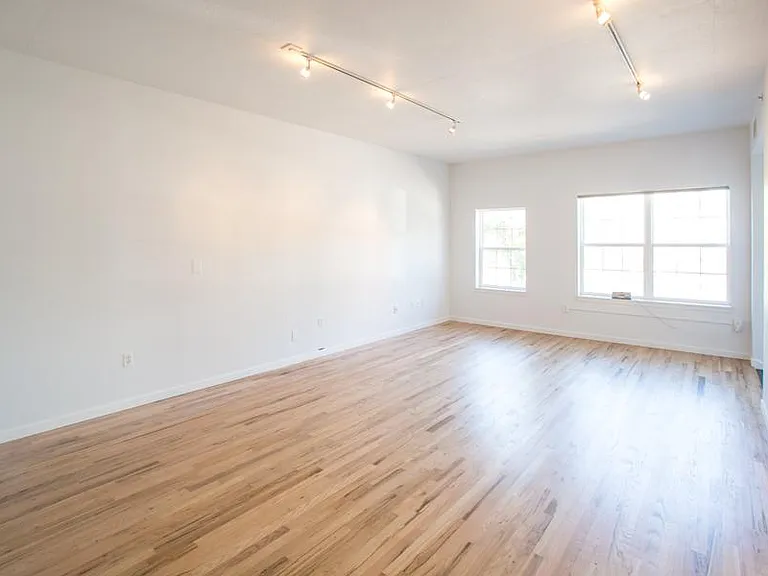 1780 N Washington St #105 — Photo 2