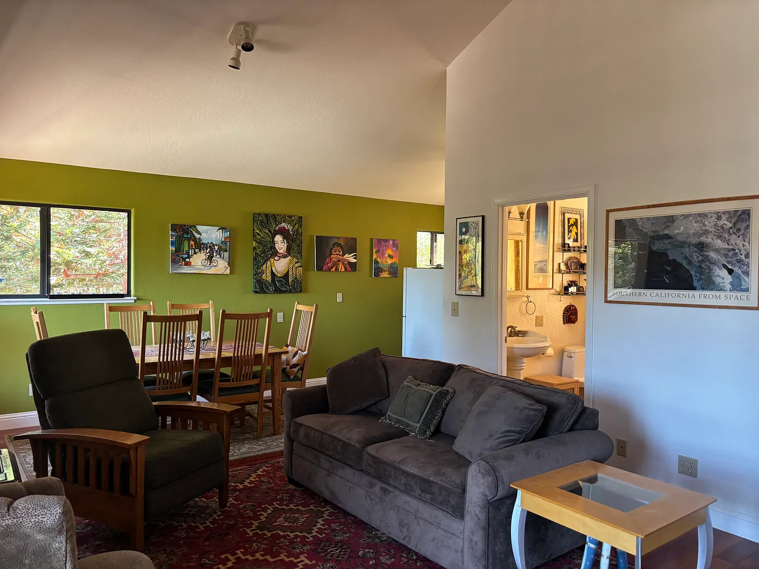 Studio, $2,100 — Photo 2