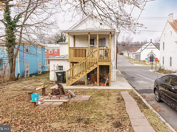 5th image of 242 N Main St
