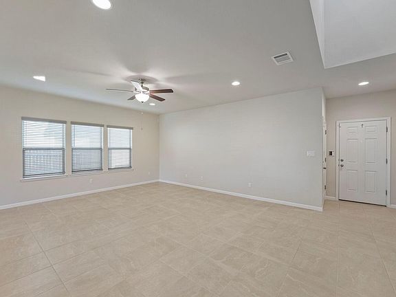 5th image of 202 Driftwood Ln