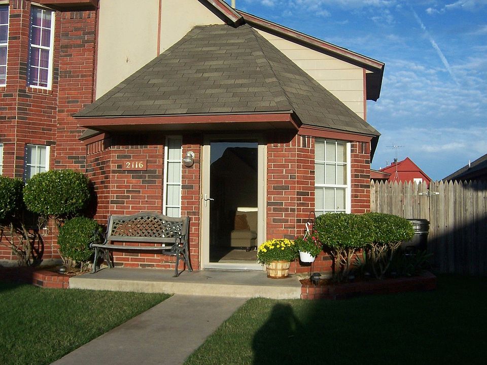 1st image of 2116 Parkview Dr