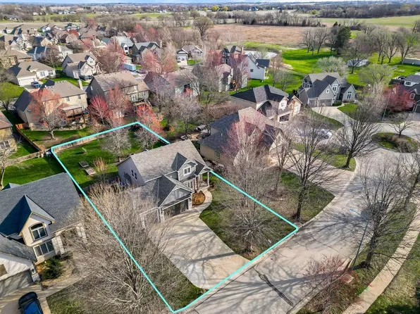 24012 Saint Andrews Ct, Paola, KS 66071