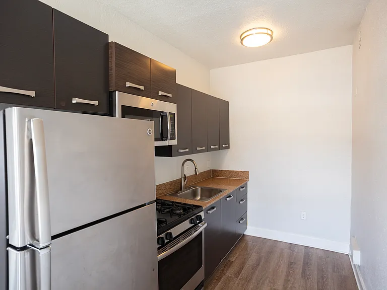 Bronson Lofts — Photo 14