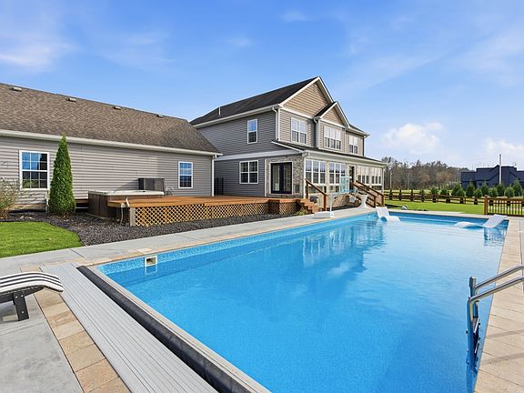 3rd image of 246 Teal Ln