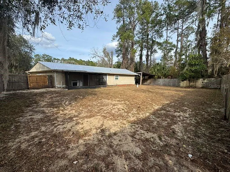 211 NW Highway 441 — Photo 8