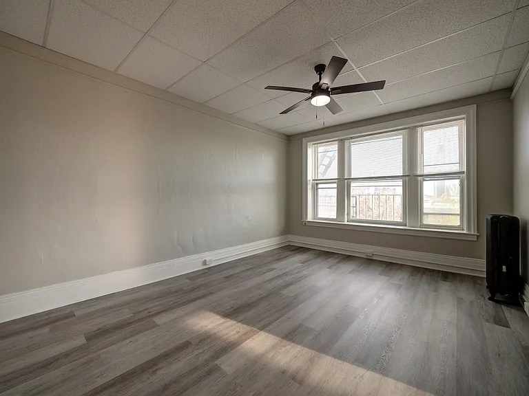 Willett Apartments — Photo 14