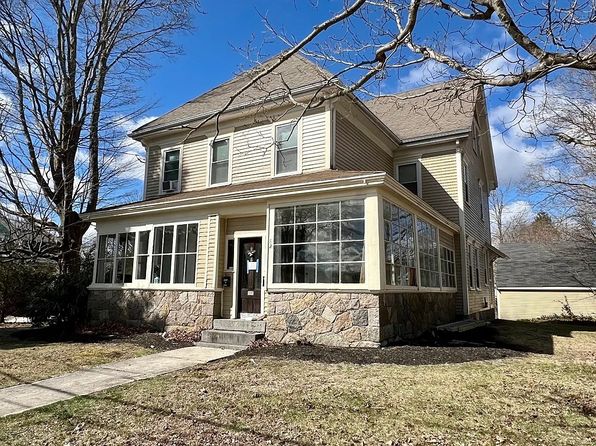 82 Pleasant St #1