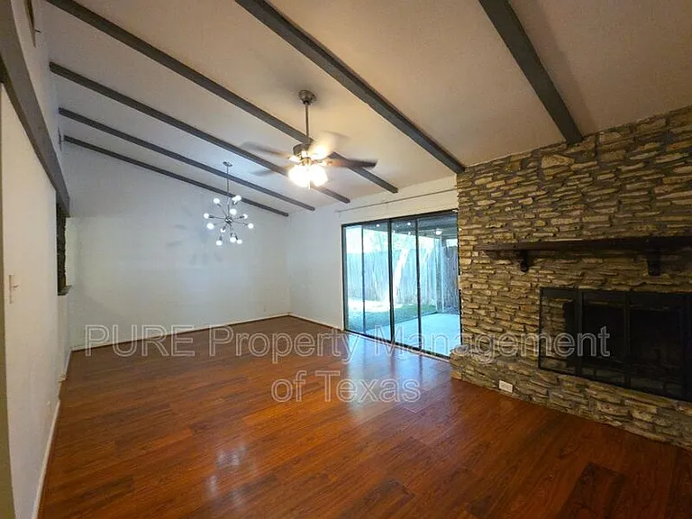 3000 Lakeside Dr — Photo 12