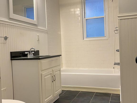 3rd image of 539 Norwood Ave #1