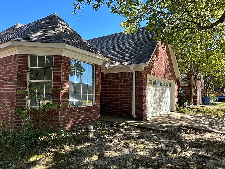 7668 Tally Ho Dr E — Photo 3