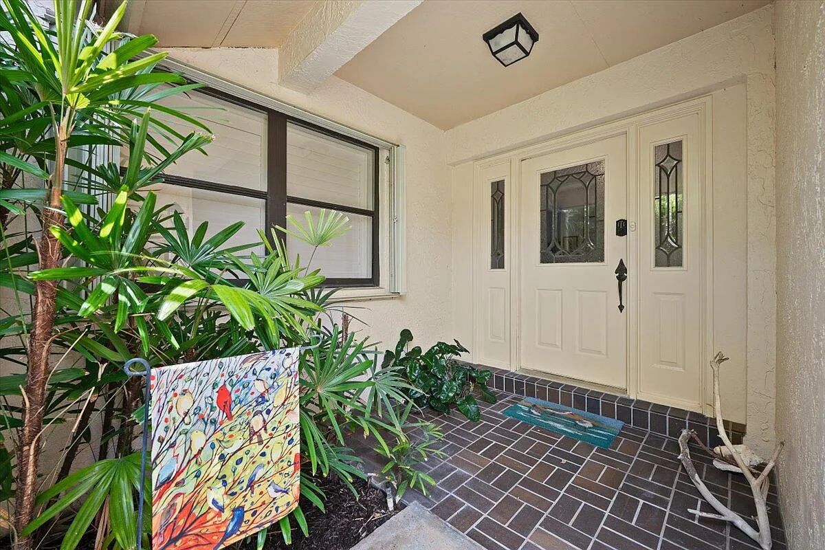 2 bed, 2.0 bath, 1452 sqft, $8,500 — Photo 2