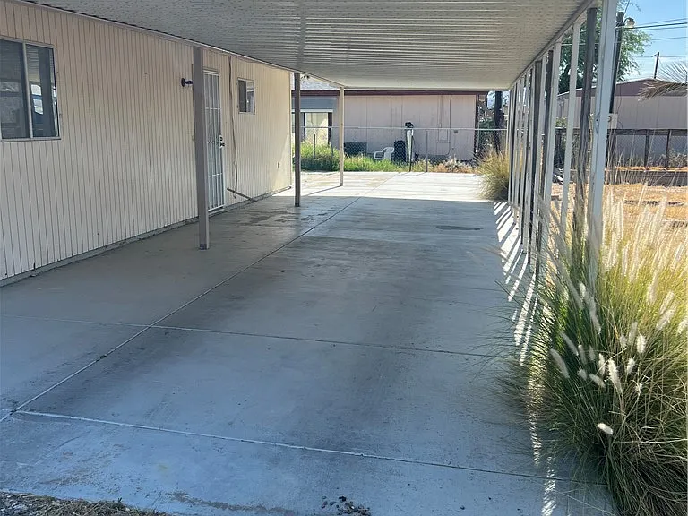 2040 Swan Cv N — Photo 2