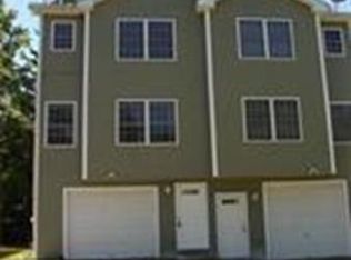 4 Hartwell St, Worcester, MA 01606