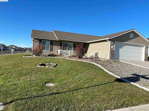 2nd image of 3304 Keeneland Ln