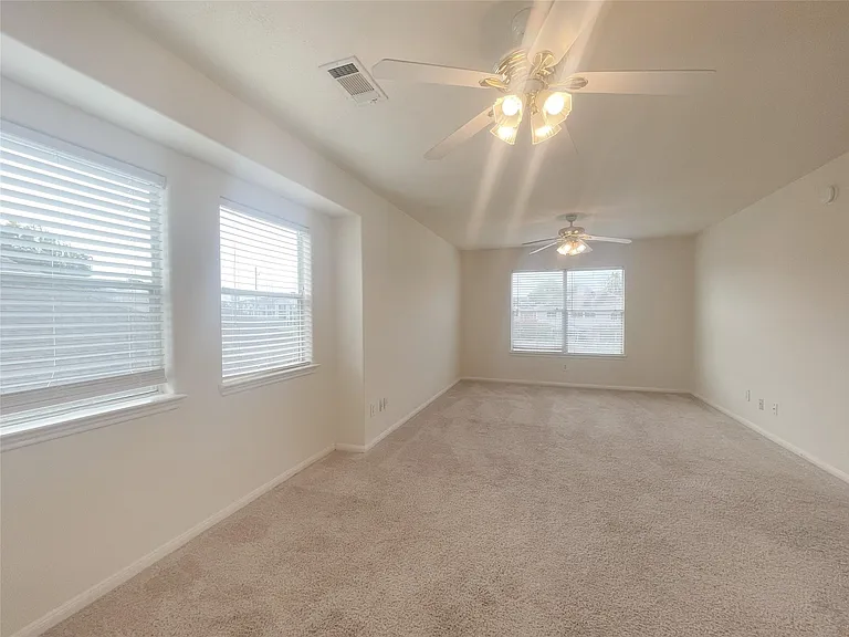 18807 Harbor Key Cir — Photo 14